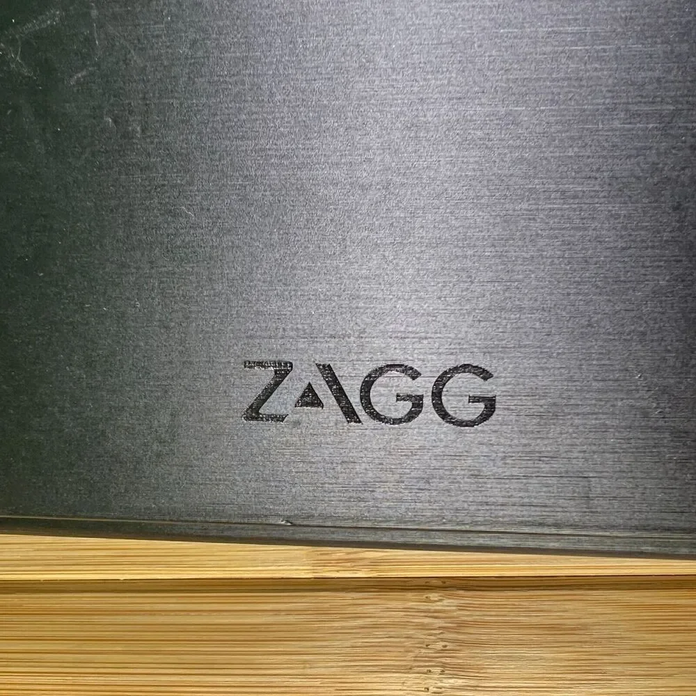 Zagg Messenger Portfolio Keyboard Case for 10.2